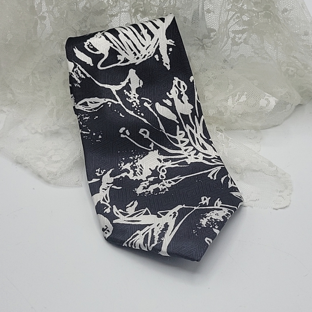 Rockabilly B & W Tie Stringbean #EM